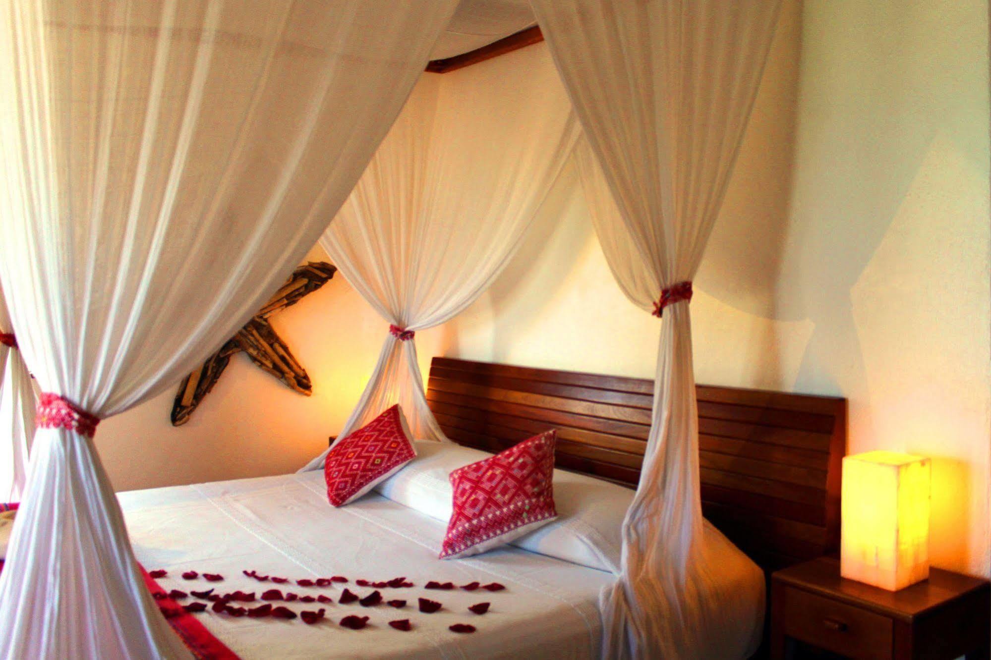Hotel Piedra Escondida Tulum Pueblo Buitenkant foto